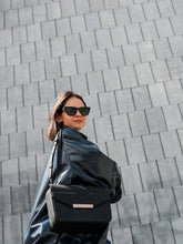 Load image into Gallery viewer, variant_black-gold