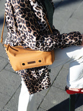 Load image into Gallery viewer, variant_camel