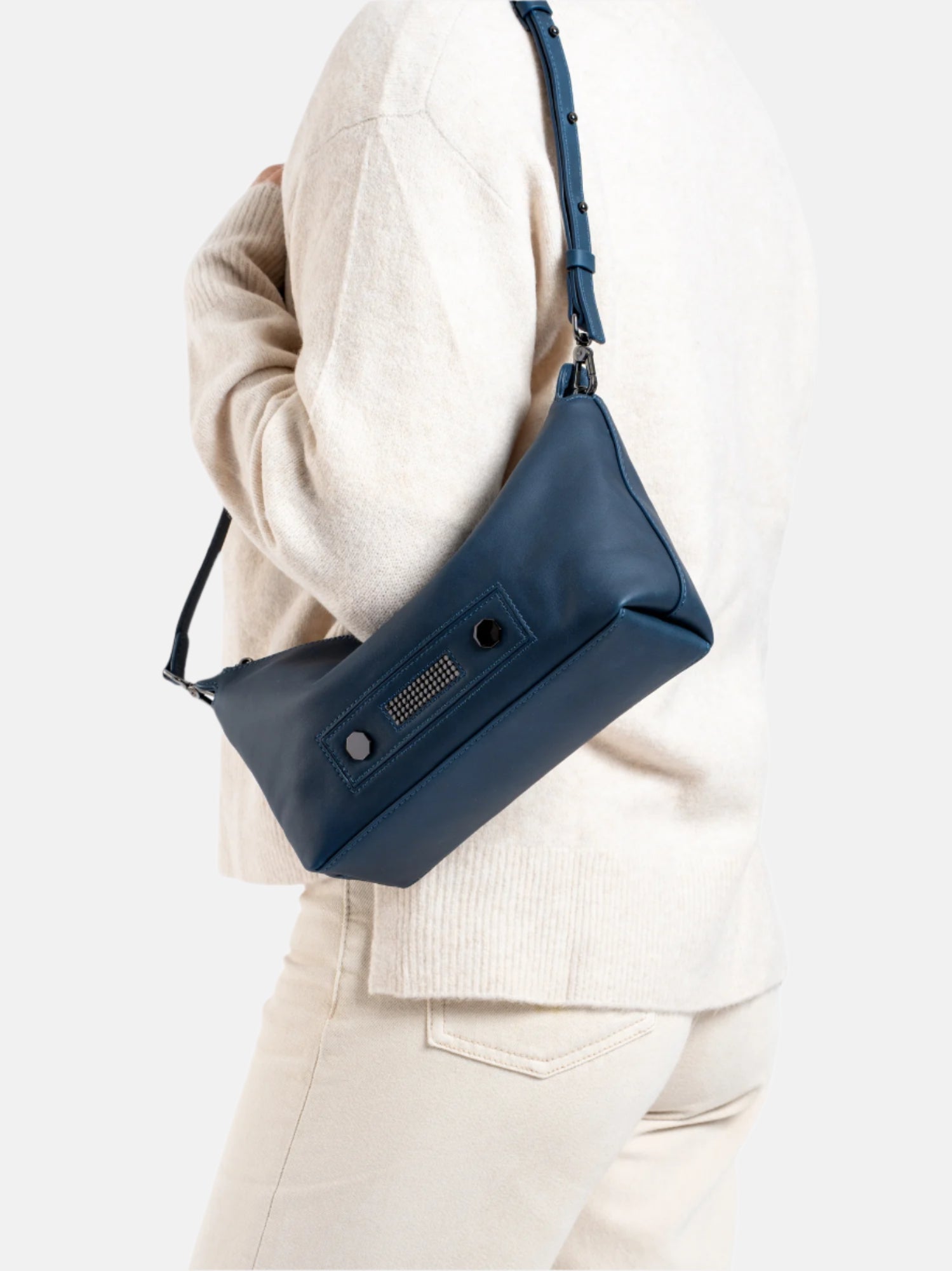 #color_NAVY